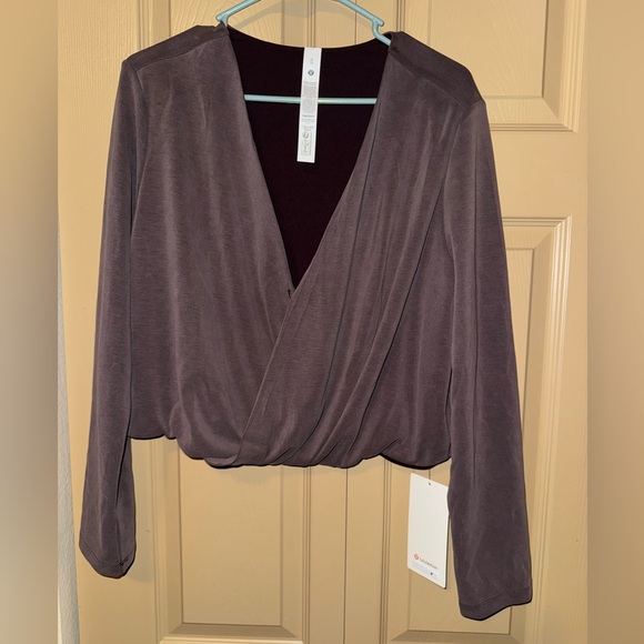 NWT - Lightweight Softstreme Wrap Front Top - In color Sequoia (SQUO) - Picture 3 of 8